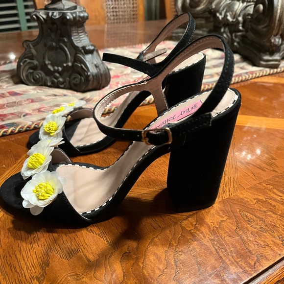 Shoes size 8 with Dress to match size 6 beautiful - Picture 2 of 7